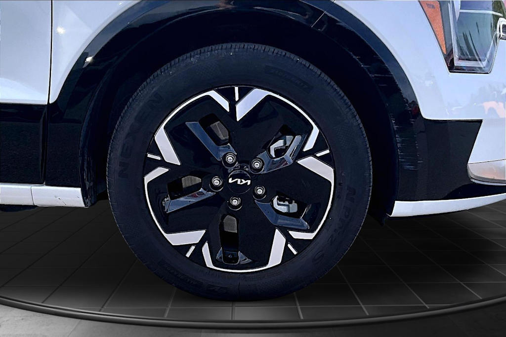 Thumbnail: 2024 Kia Niro - 34