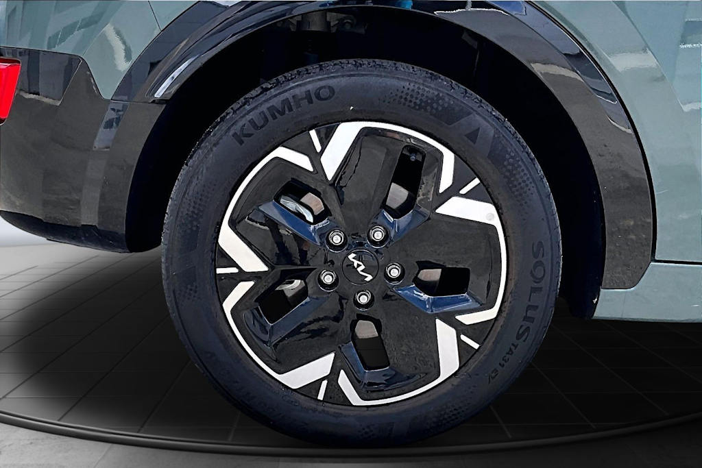 Thumbnail: 2023 Kia Niro - 35