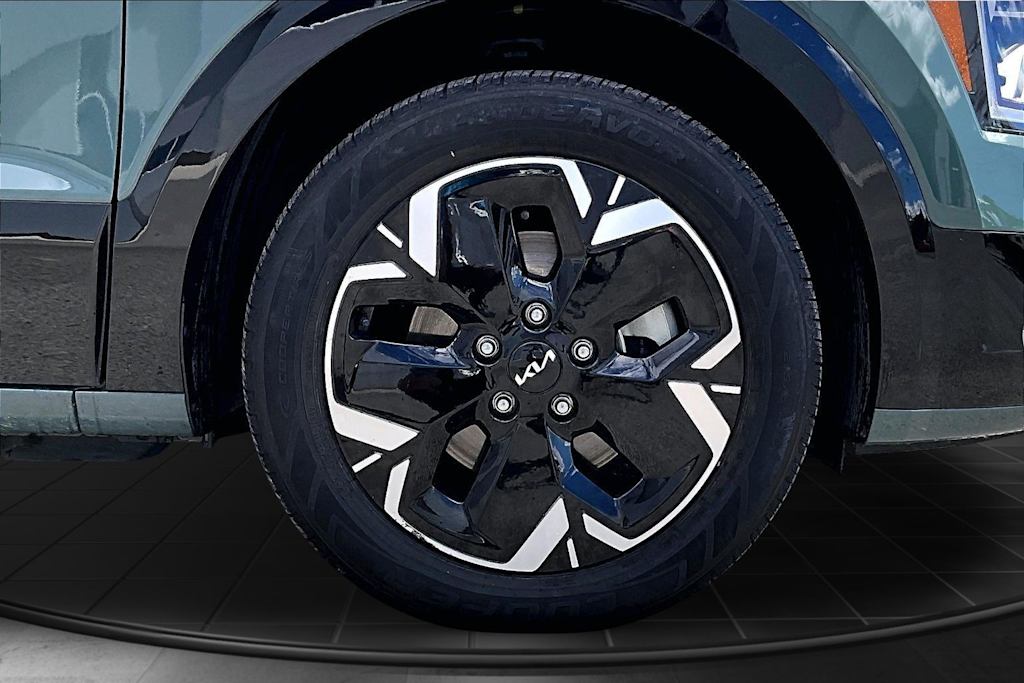 Thumbnail: 2023 Kia Niro - 34