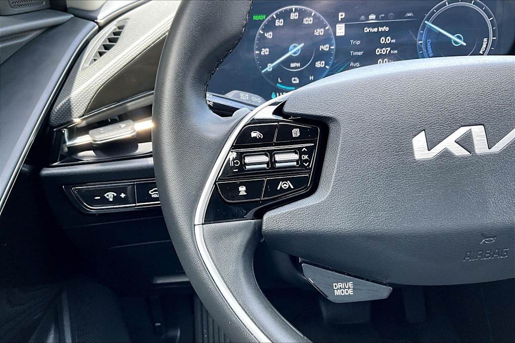 Thumbnail: 2023 Kia Niro - 25