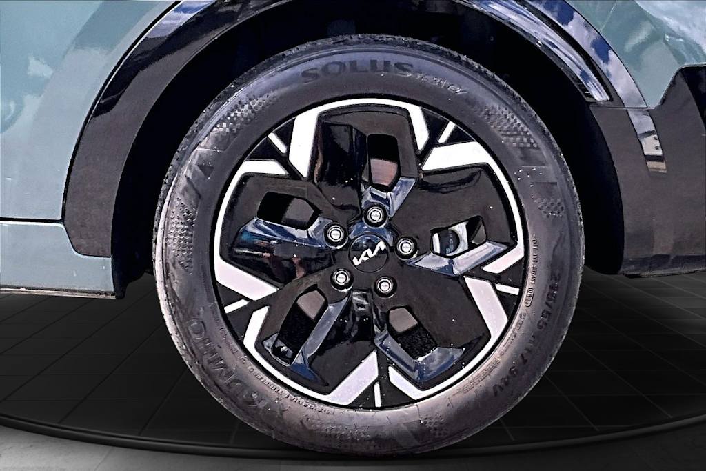 Thumbnail: 2023 Kia Niro - 36