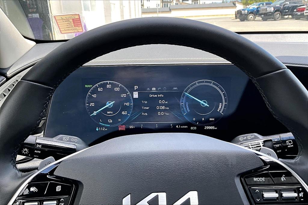 Thumbnail: 2023 Kia Niro - 17