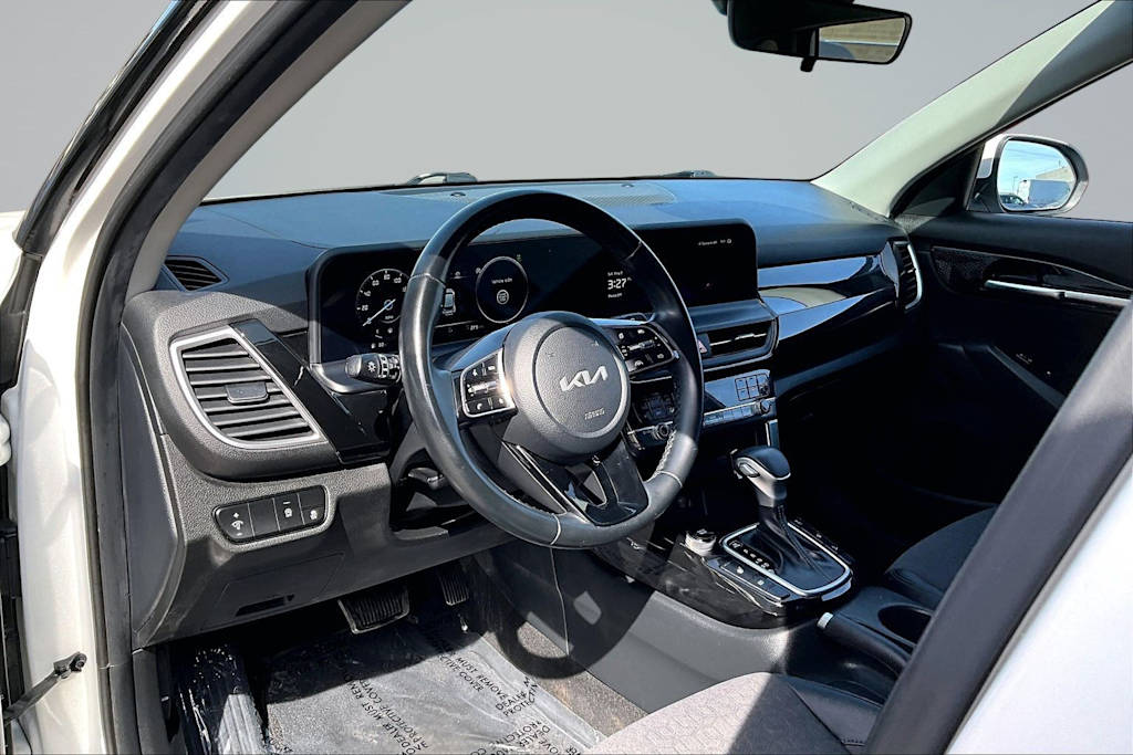 Thumbnail: 2024 Kia Seltos - 2