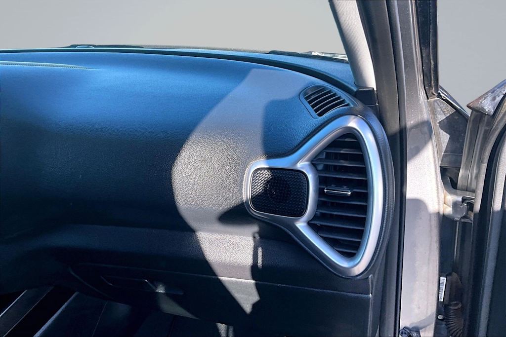 Thumbnail: 2023 Kia Soul - 25