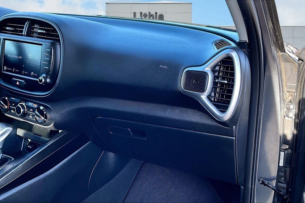 Thumbnail: 2023 Kia Soul - 25