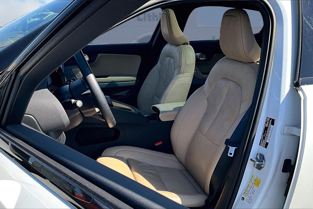 2022 Polestar 2  9
