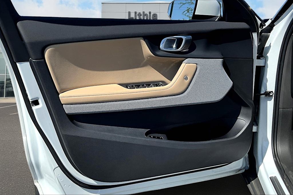 2022 Polestar 2  31