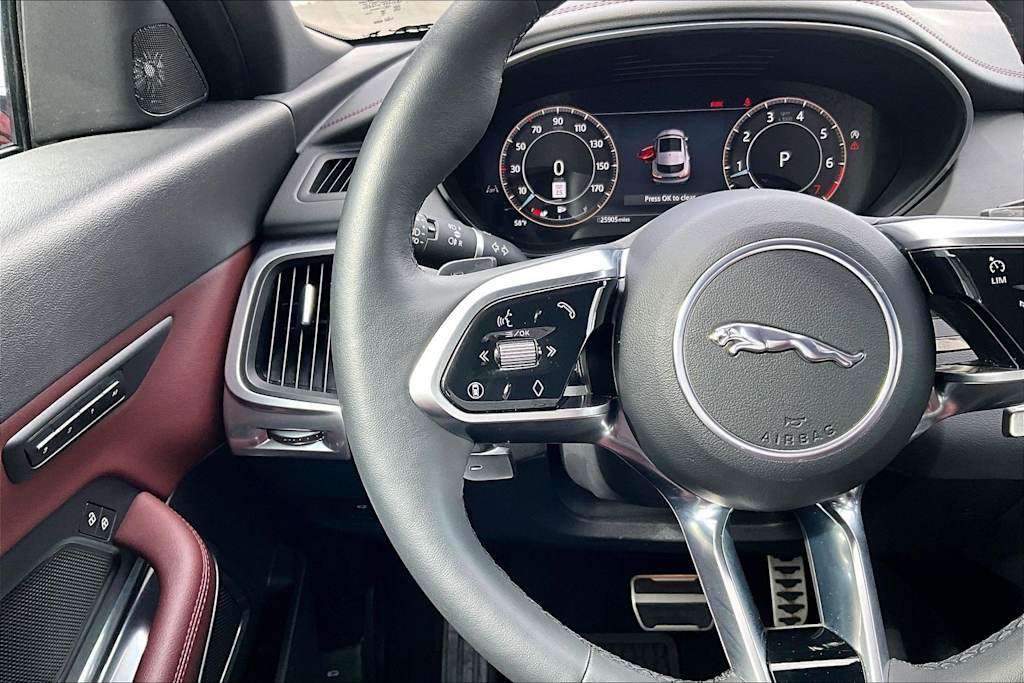 Thumbnail: 2024 Jaguar E-Pace - 25