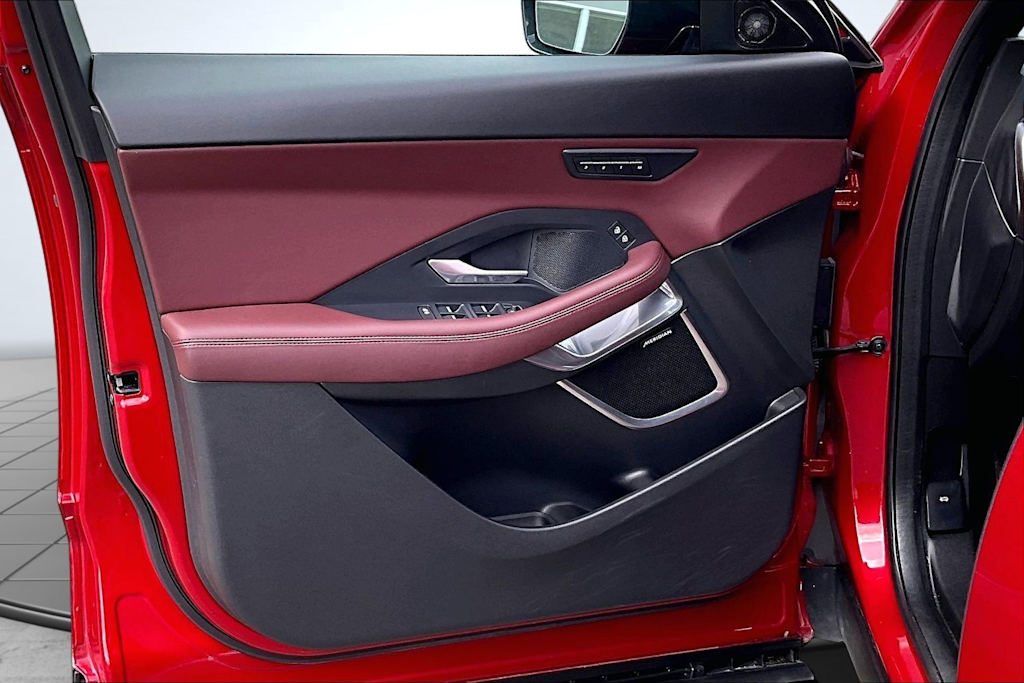 Thumbnail: 2024 Jaguar E-Pace - 28