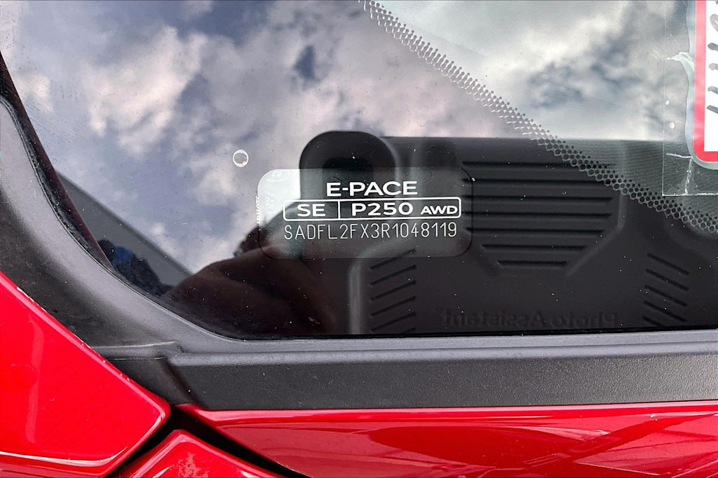 Thumbnail: 2024 Jaguar E-Pace - 21