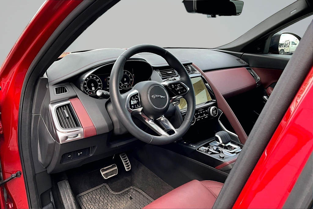 Thumbnail: 2024 Jaguar E-Pace - 2