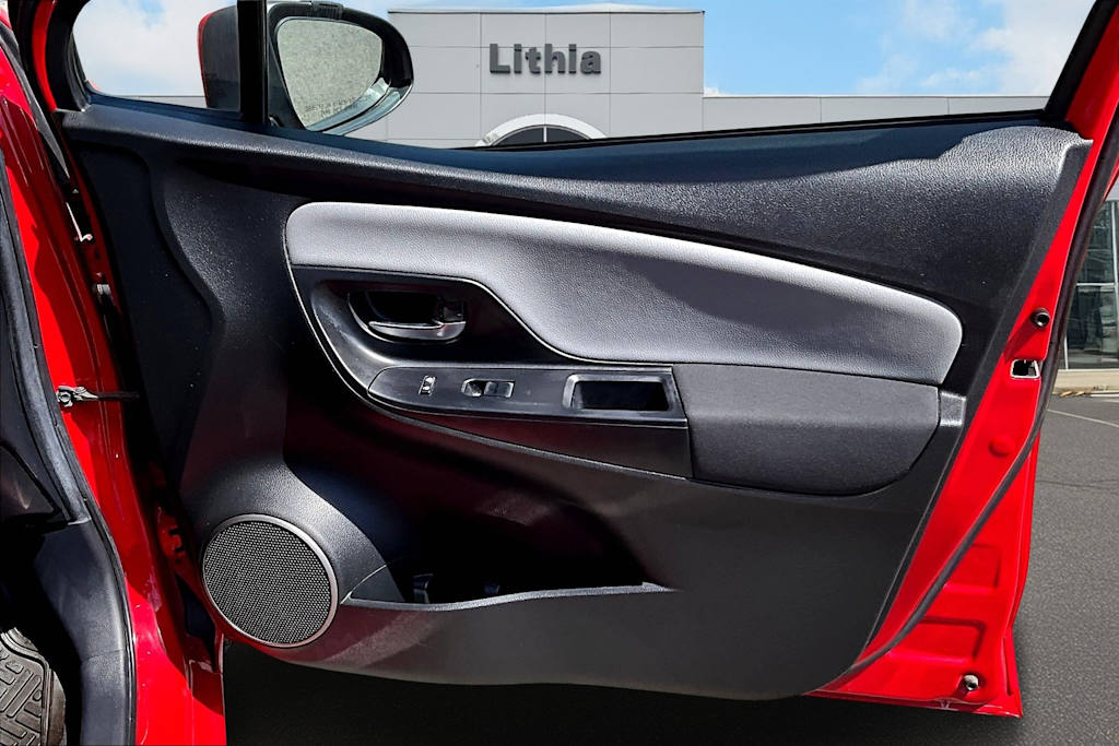 Thumbnail: 2016 Toyota Yaris - 25