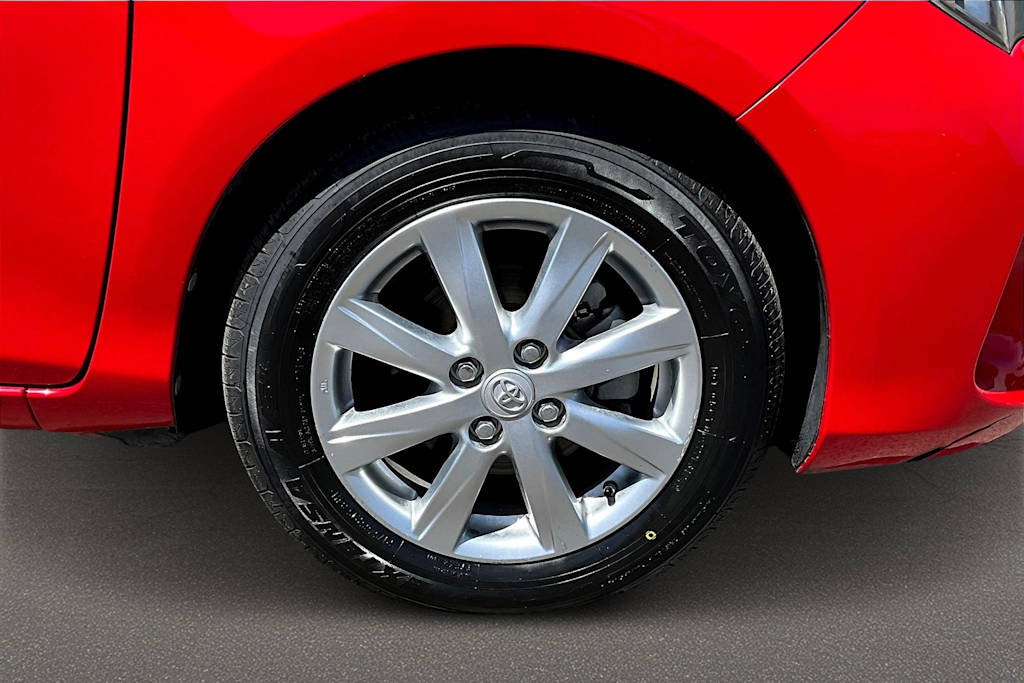 Thumbnail: 2016 Toyota Yaris - 7