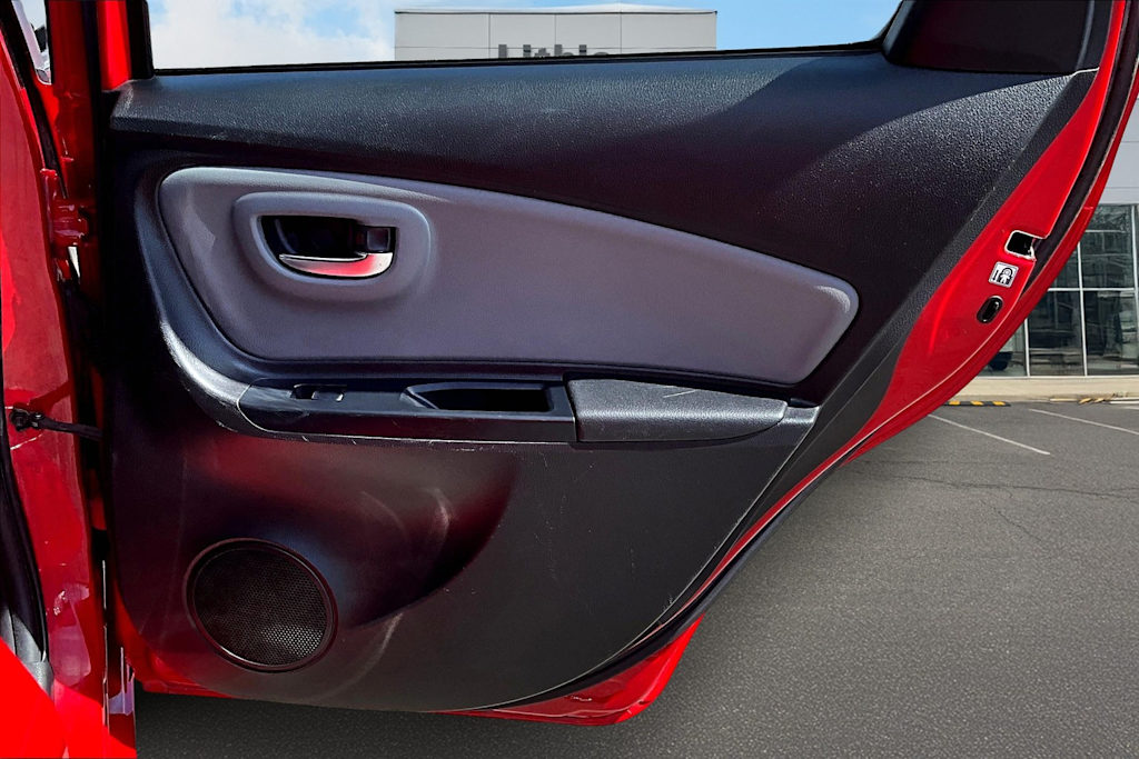 Thumbnail: 2016 Toyota Yaris - 21