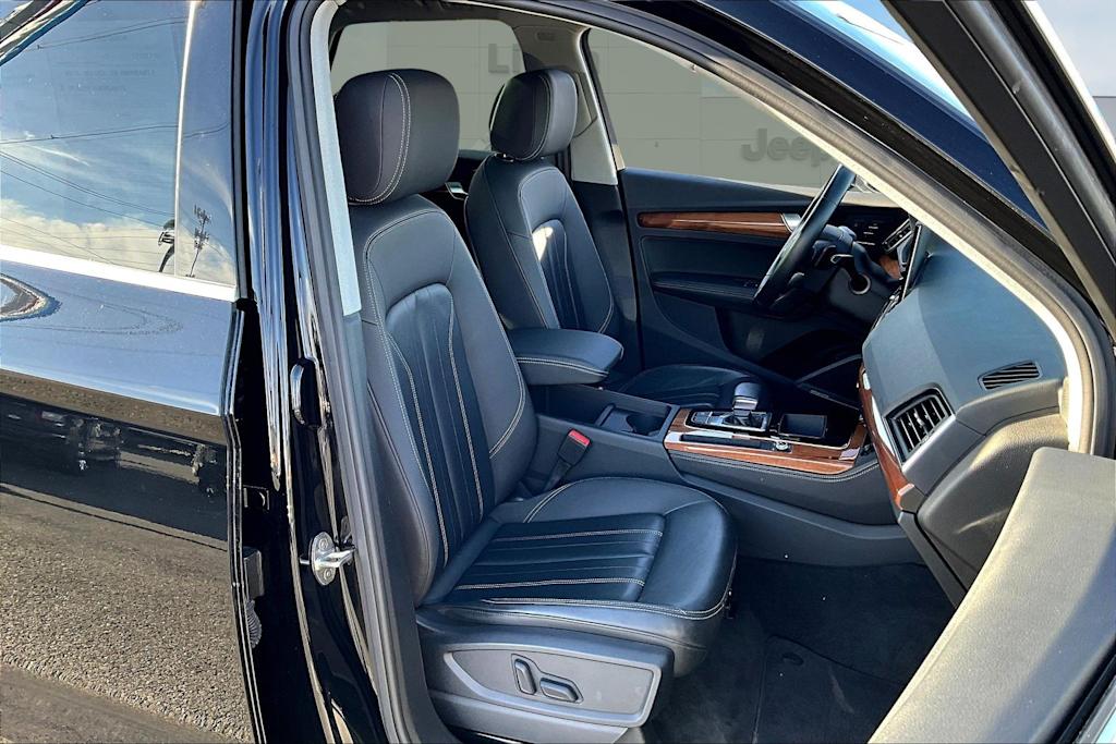 Thumbnail: 2023 Audi Q5 - 21