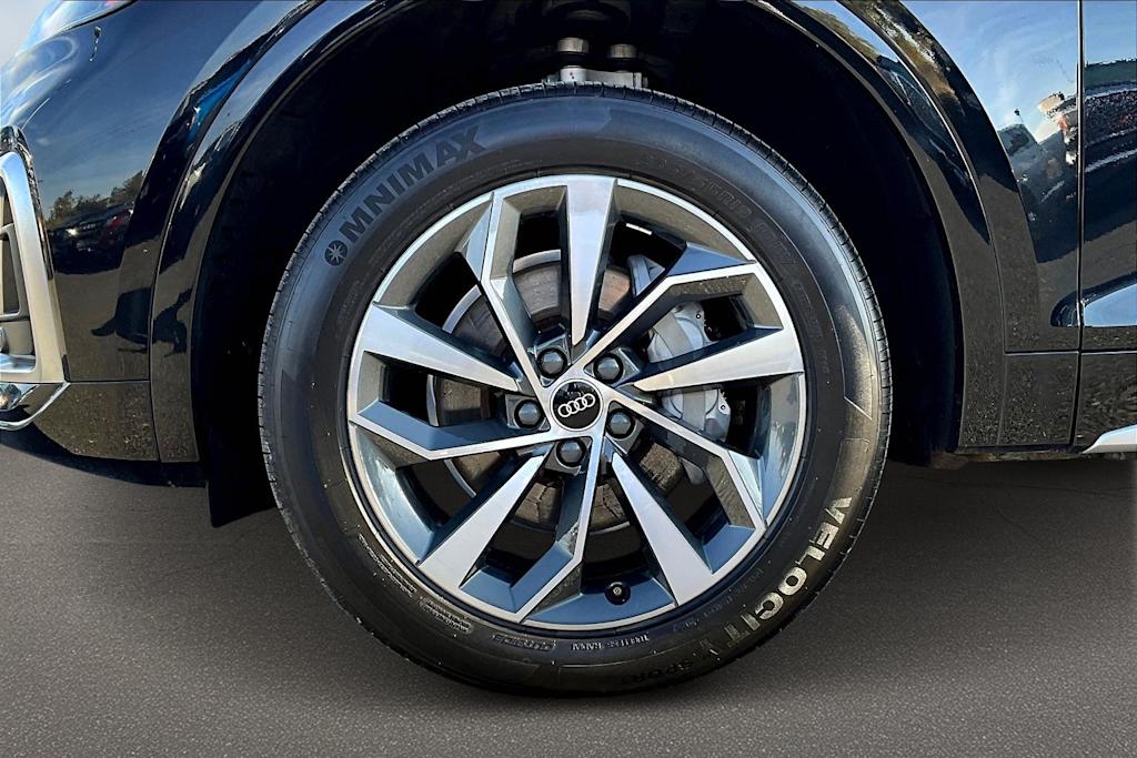 Thumbnail: 2023 Audi Q5 - 8