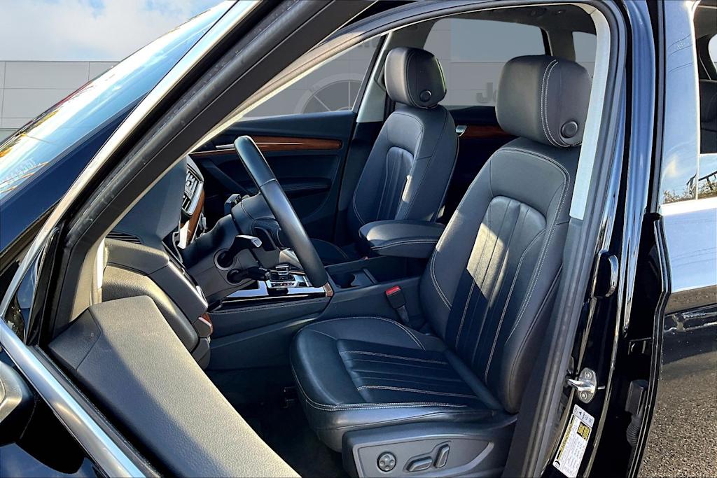 Thumbnail: 2023 Audi Q5 - 11