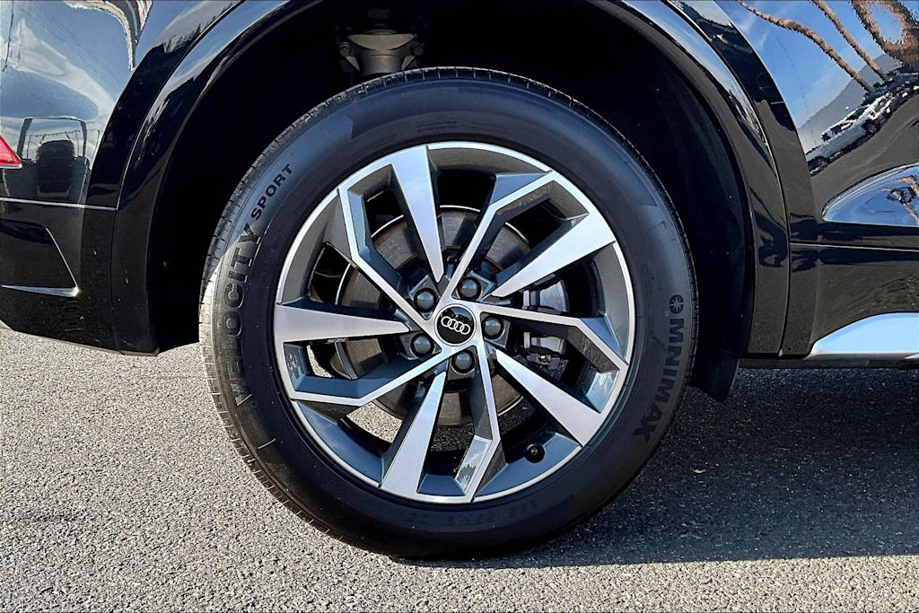 Thumbnail: 2023 Audi Q5 - 35