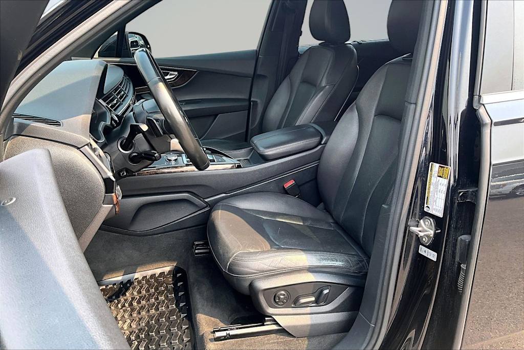 Thumbnail: 2017 Audi Q7 - 11