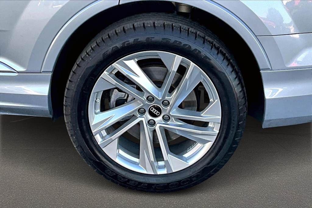 Thumbnail: 2022 Audi Q7 - 36