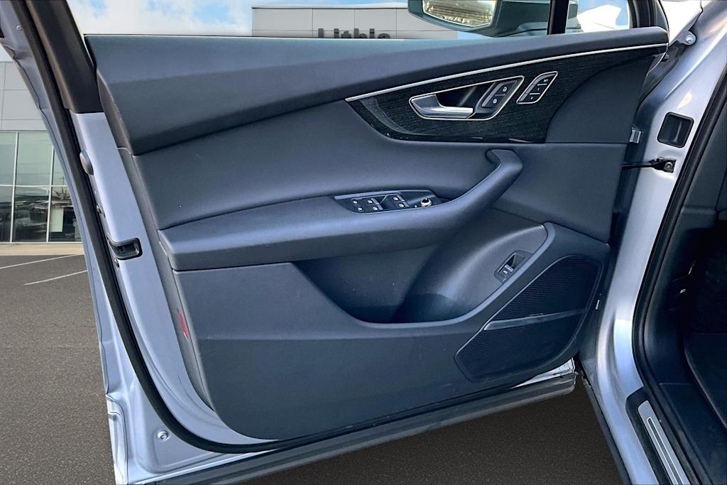 Thumbnail: 2022 Audi Q7 - 28