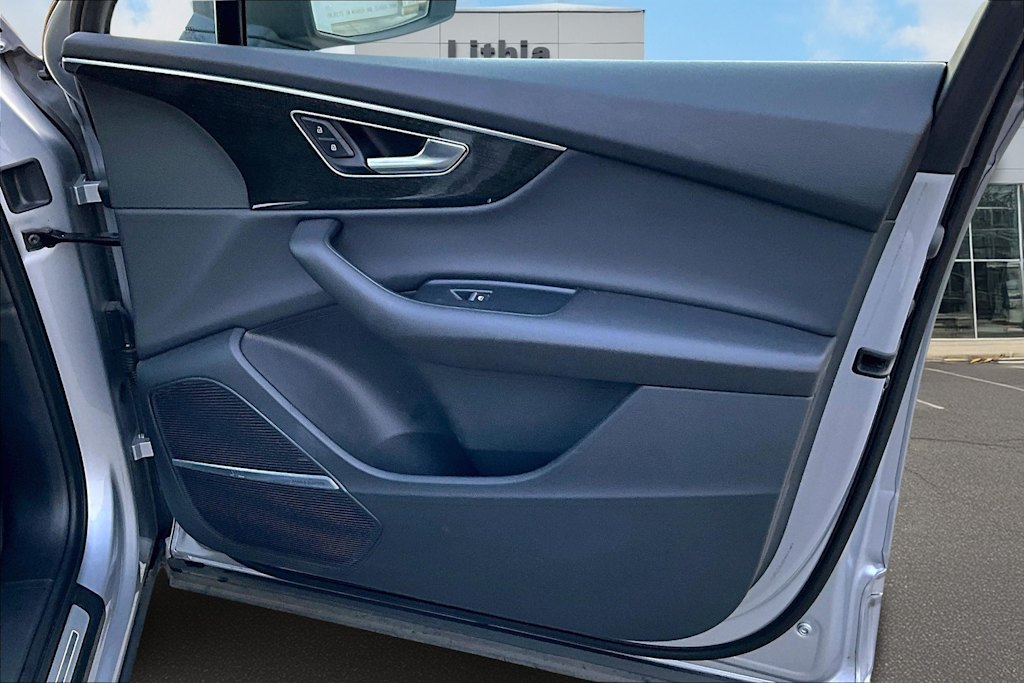 Thumbnail: 2022 Audi Q7 - 29