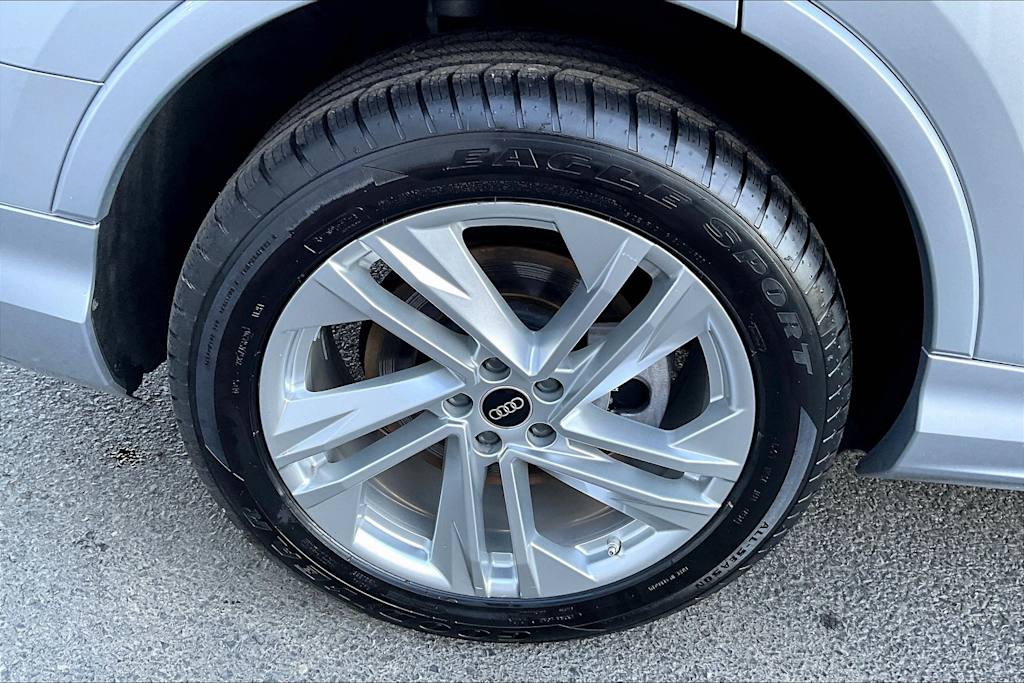 Thumbnail: 2022 Audi Q7 - 35