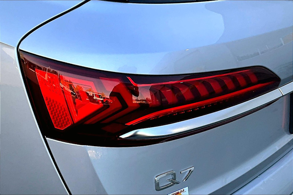 Thumbnail: 2022 Audi Q7 - 32