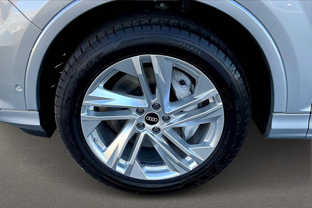 Thumbnail: 2022 Audi Q7 - 8