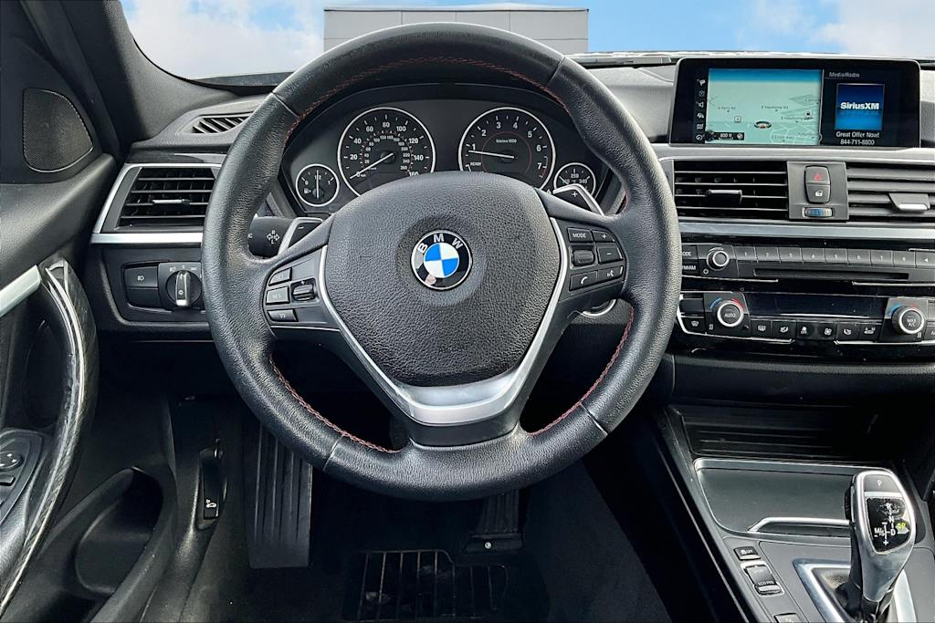 2017 BMW 3 Series 330xi 9