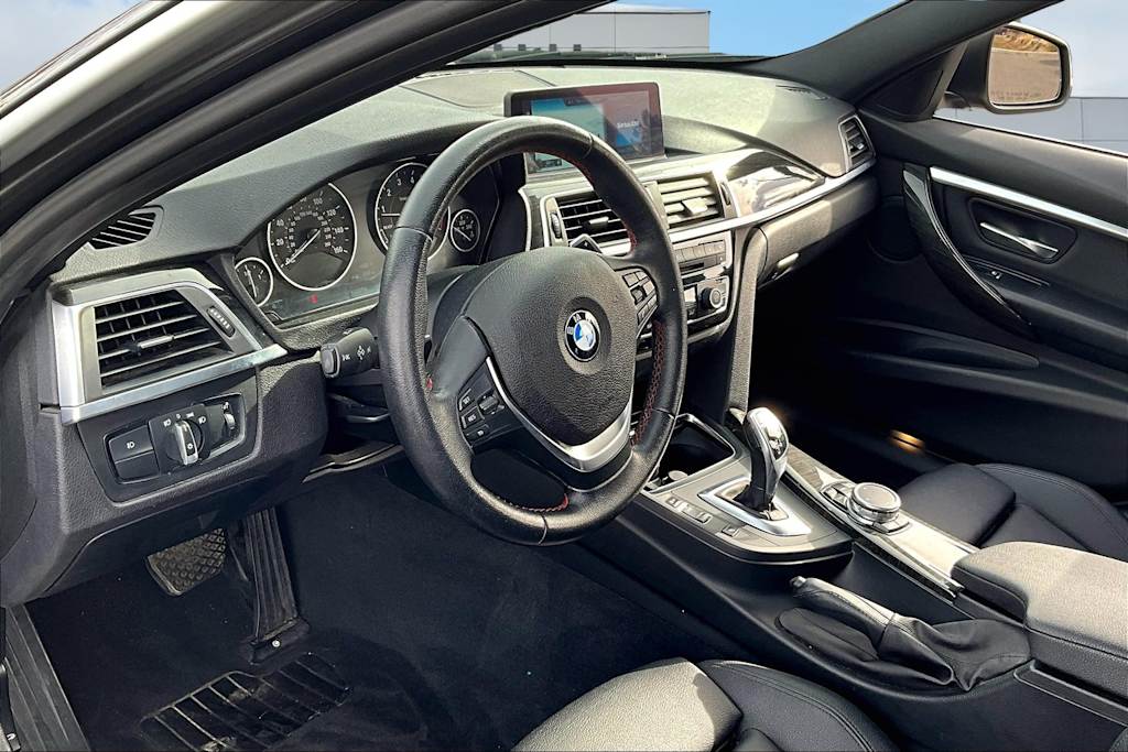 2017 BMW 3 Series 330xi 13