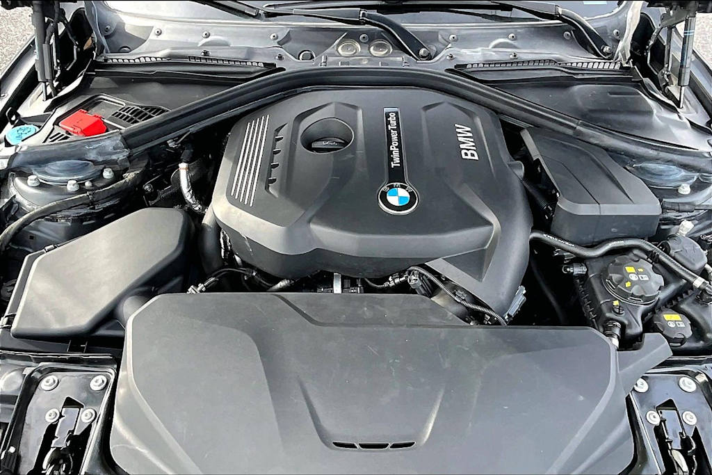 2017 BMW 3 Series 330xi 8