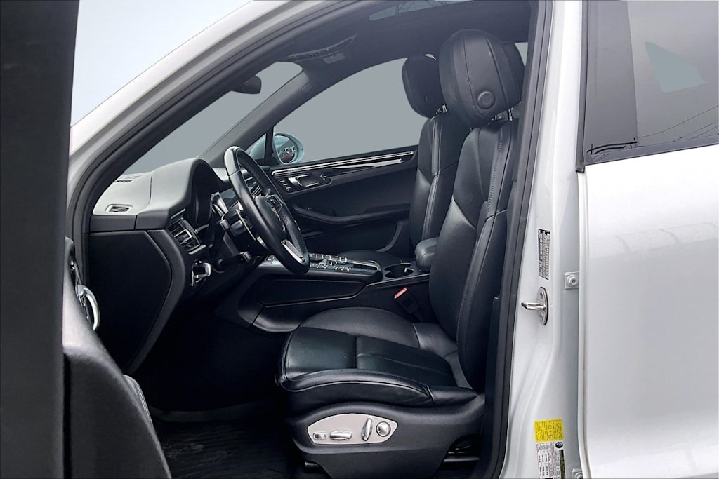 Thumbnail: 2020 Porsche Macan - 11