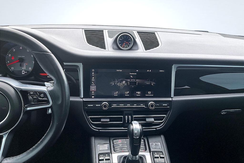 Thumbnail: 2020 Porsche Macan - 15