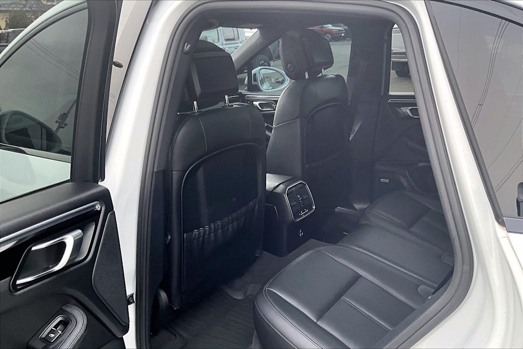 Thumbnail: 2020 Porsche Macan - 13