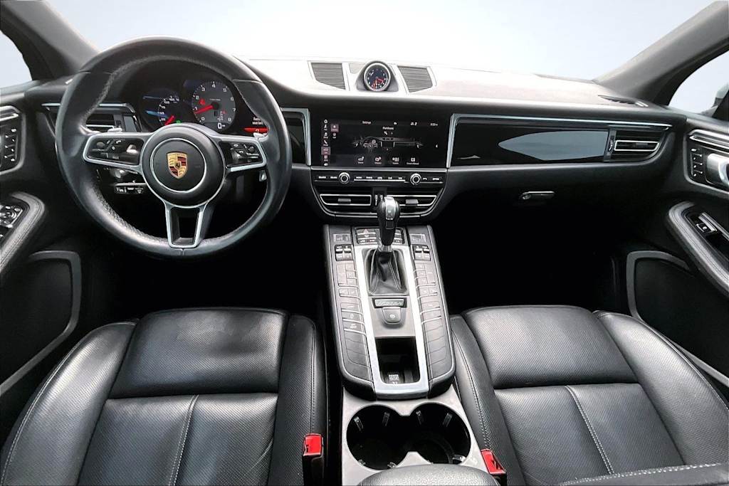Thumbnail: 2020 Porsche Macan - 10