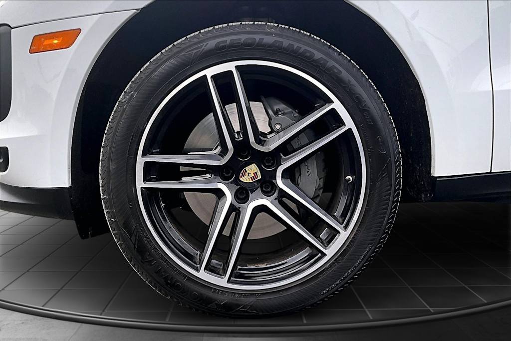 Thumbnail: 2020 Porsche Macan - 8