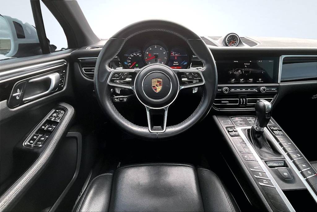 Thumbnail: 2020 Porsche Macan - 14