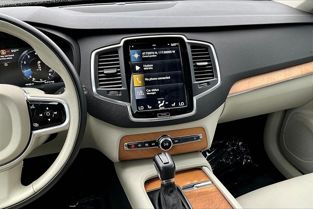 Thumbnail: 2022 Volvo XC90 - 15