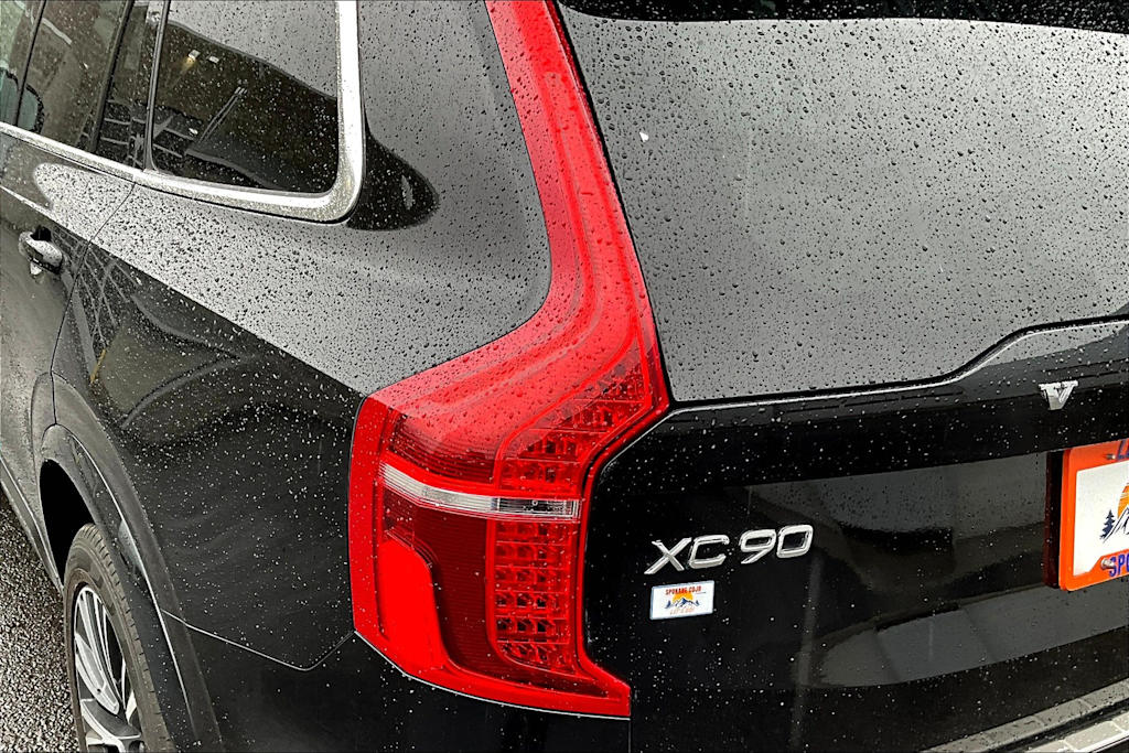 Thumbnail: 2022 Volvo XC90 - 32