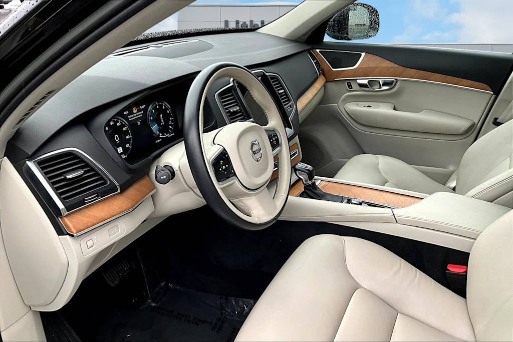 Thumbnail: 2022 Volvo XC90 - 2