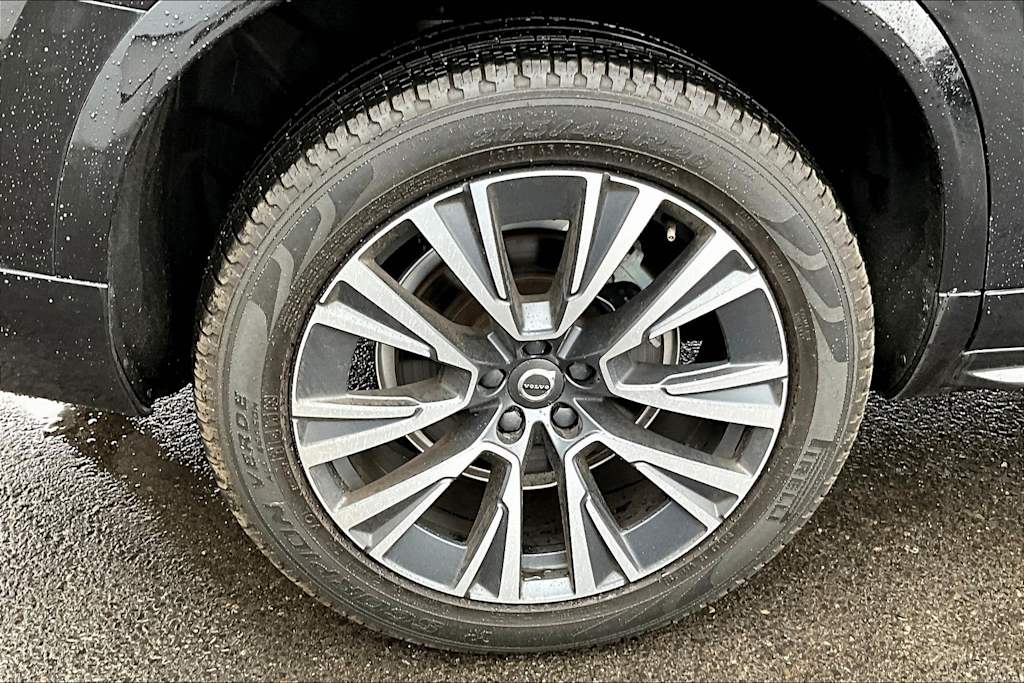 Thumbnail: 2022 Volvo XC90 - 35