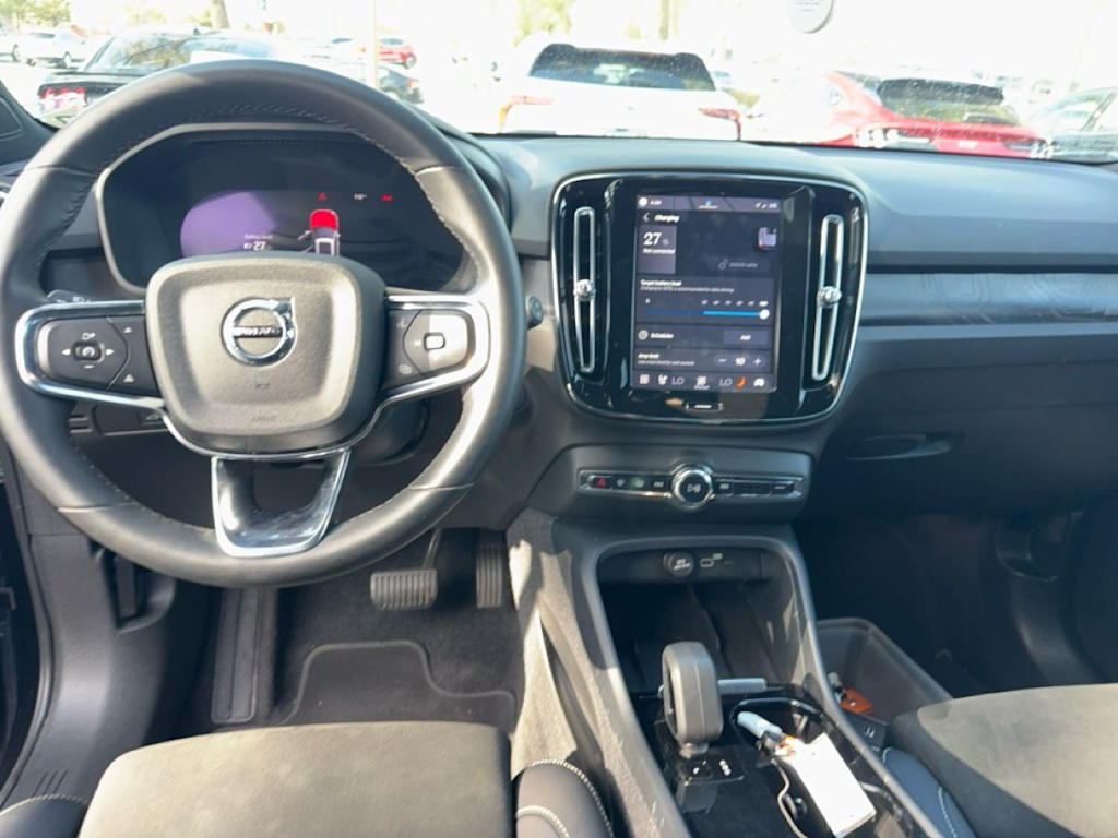 Thumbnail: 2023 Volvo XC40 - 2