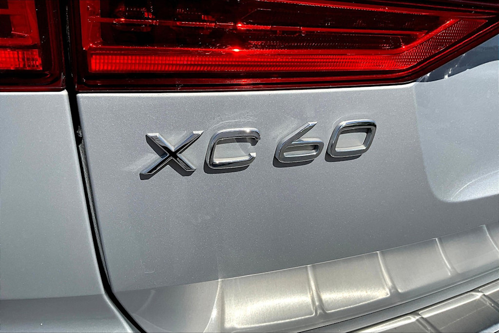 2023 Volvo XC60 B5 Plus 6