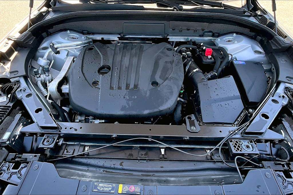 2023 Volvo XC60 B5 Plus 8