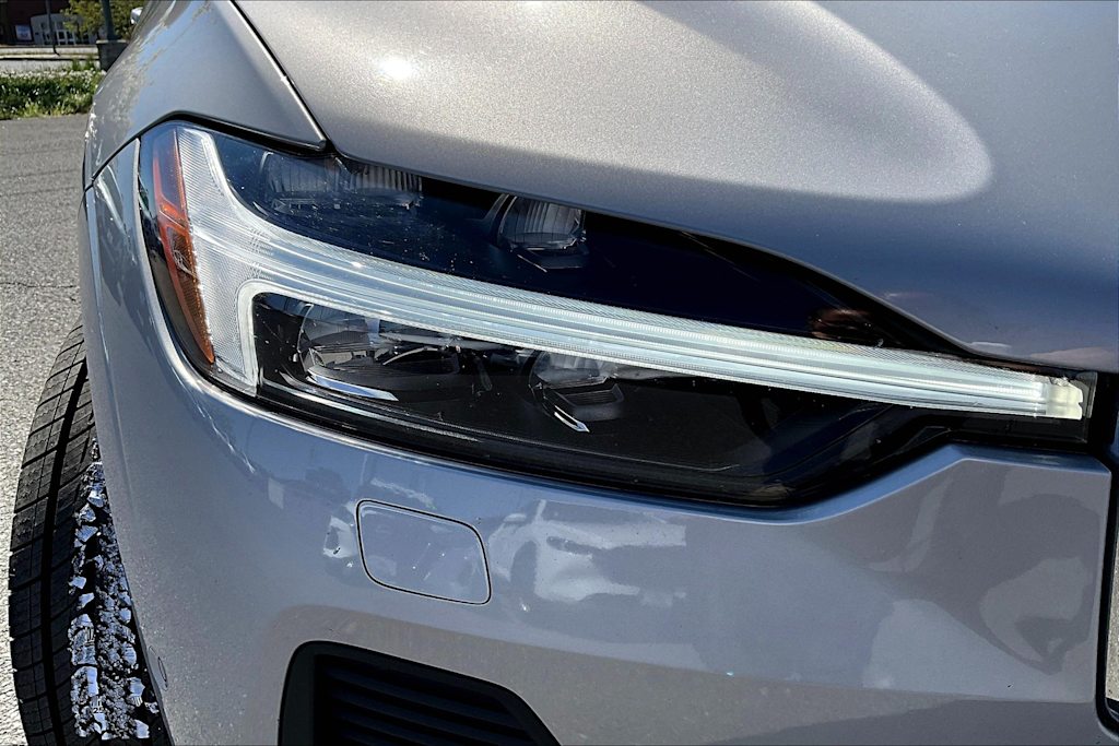 2023 Volvo XC60 B5 Plus 25
