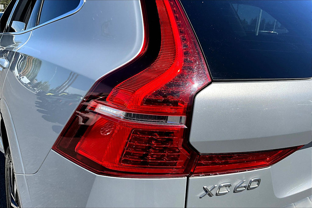 2023 Volvo XC60 B5 Plus 26