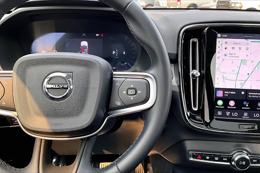 Thumbnail: 2025 Volvo XC40 - 15