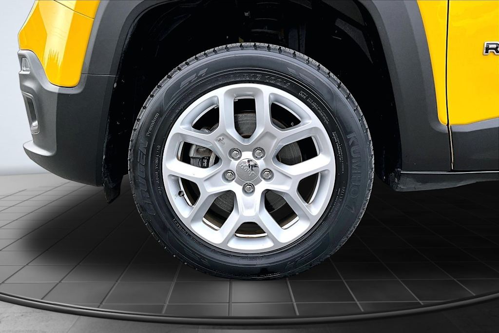 Thumbnail: 2017 Jeep Renegade - 8