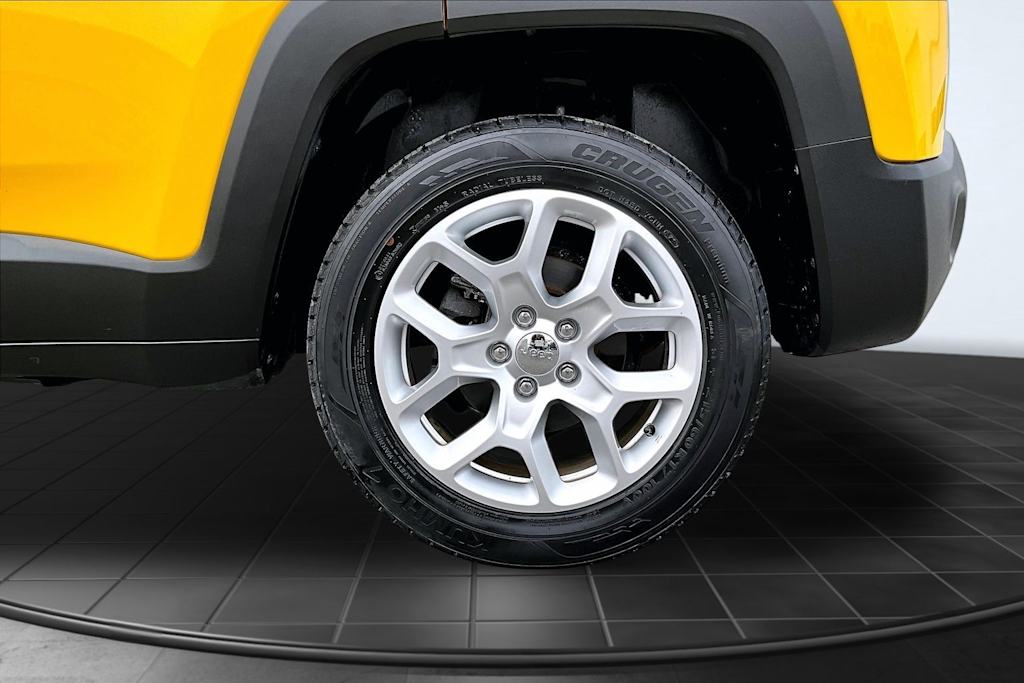 Thumbnail: 2017 Jeep Renegade - 35